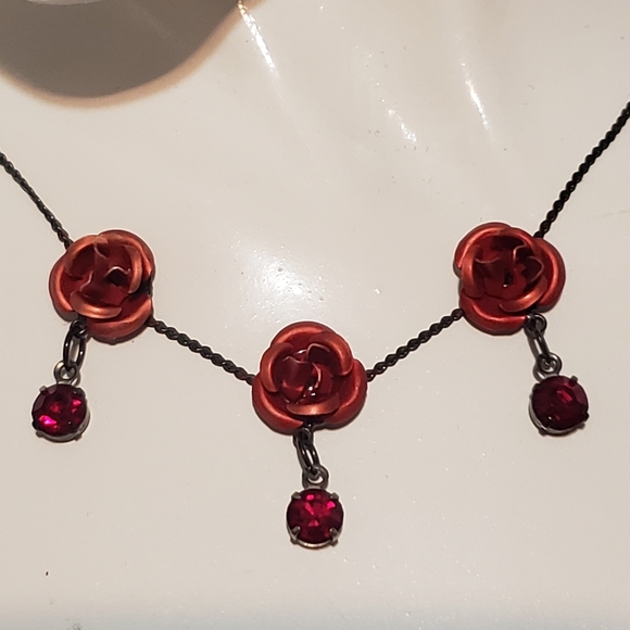 Red Roses Necklace Vintage 15" - Picture 2 of 4